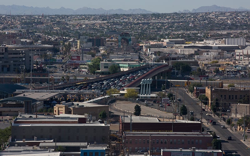 People wait to cross the border into El Paso, Texas from Ciudad Juarez, Chihuahua. (Photo by Courtney Pedroza/Cronkite News)
