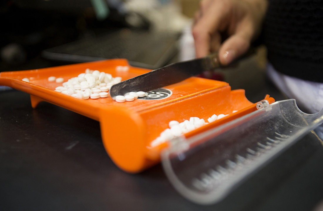 Arizona is among the top states for the amount of oxycodone and morphine its pharmacies, hospitals and doctors have purchased per person since the Drug Enforcement Administration began publishing data in 2000. (Photo by Johanna Huckeba/Cronkite News)