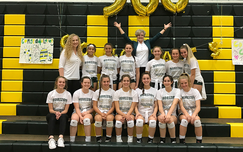 Valorie McKenzie and the 2018 Horizon high school volleyball team celebrate coach McKenzie’s 900th win. (Photo courtesy of Valorie McKenzie)
