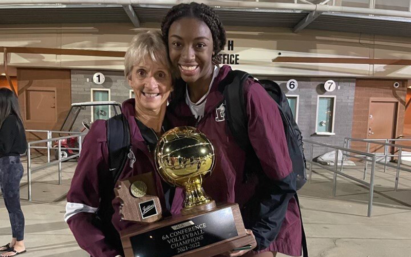 Neomi Beach, right, and coach Sharon Vanis teamed up to lead Hamilton High School to two straight state titles in volleyball. The Huskies went for a third this season but fell in the championship to Corona del Sol. (Photo courtesy of Neomi Beach)