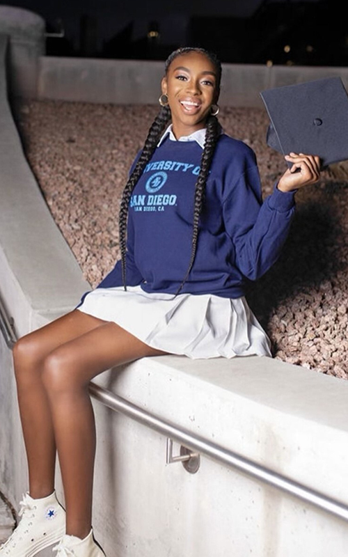 Hamilton’s Neomi Beach committed to play volleyball at University of ...