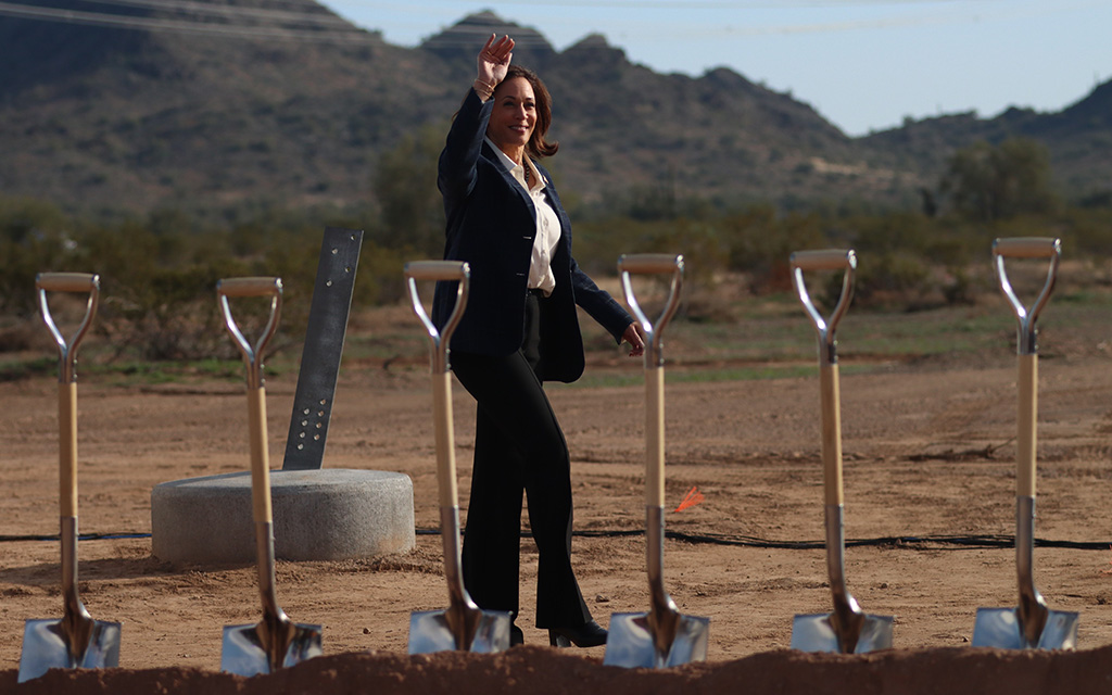 Vice President Kamala Harris visits Tonopah to celebrate the Ten West Link transmission line that will connect Arizona and California’s power grids. Photo taken on Jan. 19, 2023. (Photo by Lydia Curry/Cronkite News)