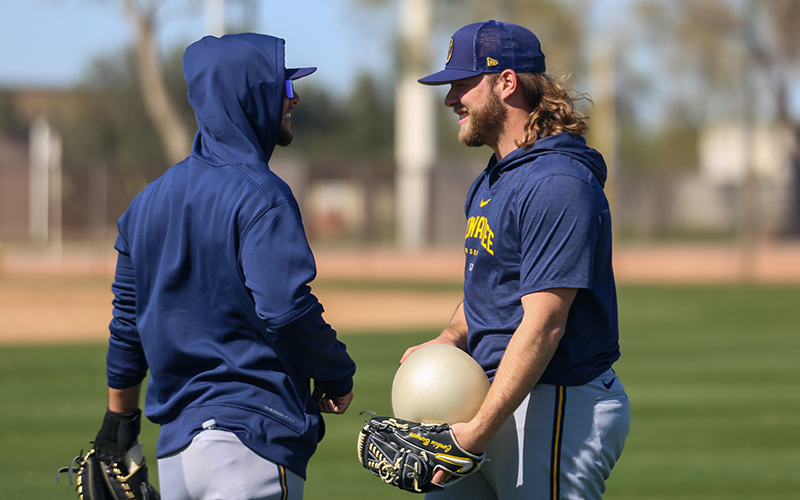 Brewers players to spring training at American Family Fields with