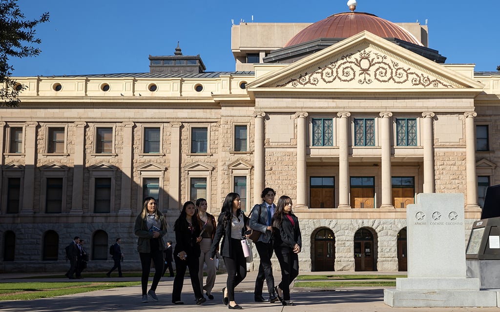 Students go between the Arizona House and Senate for meetings with state legislators on Feb. 15, 2023. (Photo by Drake Presto/Cronkite News)