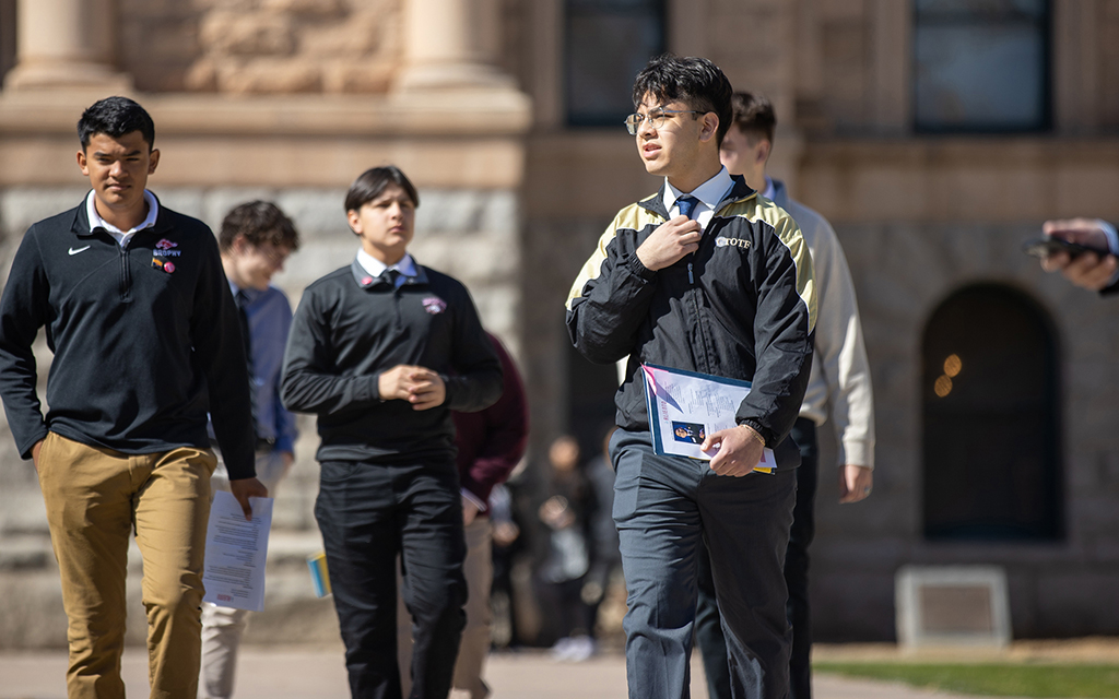 Daniel Martinez Romero, a senior at Brophy College Preparatory, leads a group of students at Aliento’s Education Day at the Capitol on Feb. 15, 2023, in Phoenix. (Photo by Drake Presto/Cronkite News)