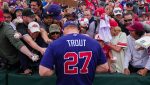 Collectors can obtain many player autographs at spring training