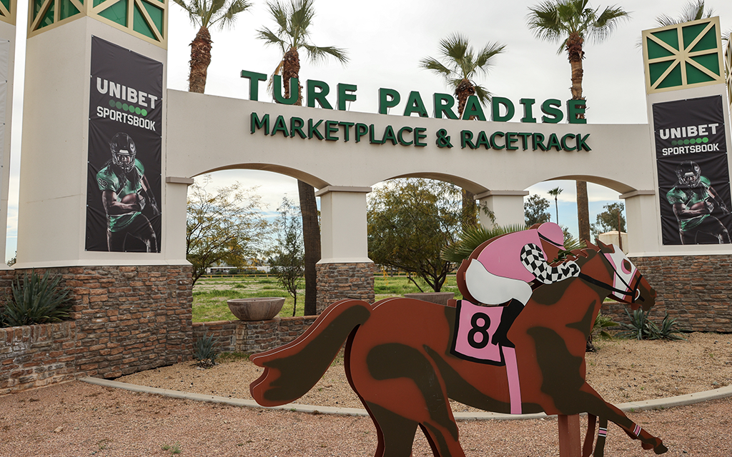 Turf Paradise has agreed to pay more than $150,000 in assessed fees after concerns about the track were raised by the Horseracing Integrity and Safety Authority. (Photo by Grace Edwards/Cronkite News)