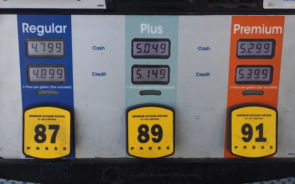 Gas prices in Arizona averaged $4.295 per gallon of regular Monday, higher than the average in the U.S., according to AAA. (Photo by Sierra Alvarez/Cronkite News)