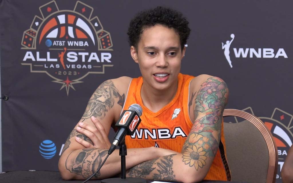 WNBA: Los Angeles Sparks defeat Mercury in Brittney Griner's