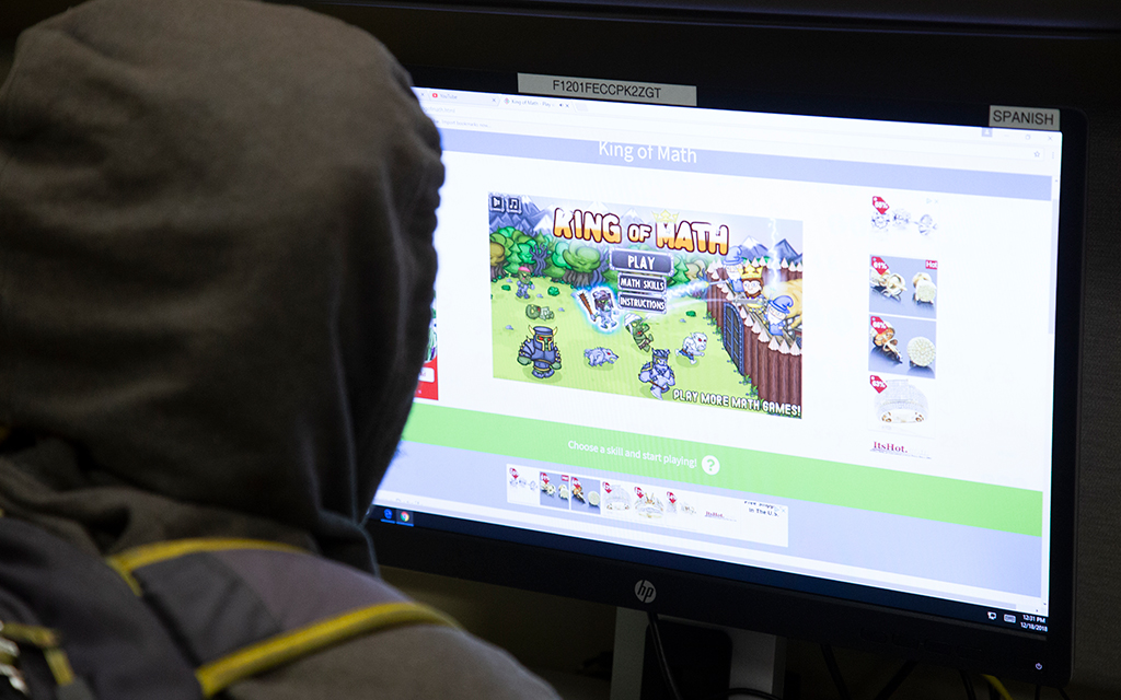 A patient decompresses with a computer game at Valleywise Health’s First Episode Center in Avondale. (Photo courtesy of Valleywise Health)
