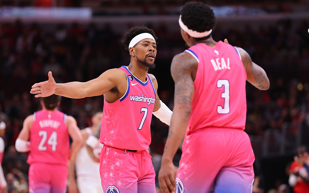 Jordan Goodwin, left, and is happy to be reunited with Bradley Beal in Phoenix after the two played together with the Washington Wizards. (Photo by Michael Reaves/Getty Images)