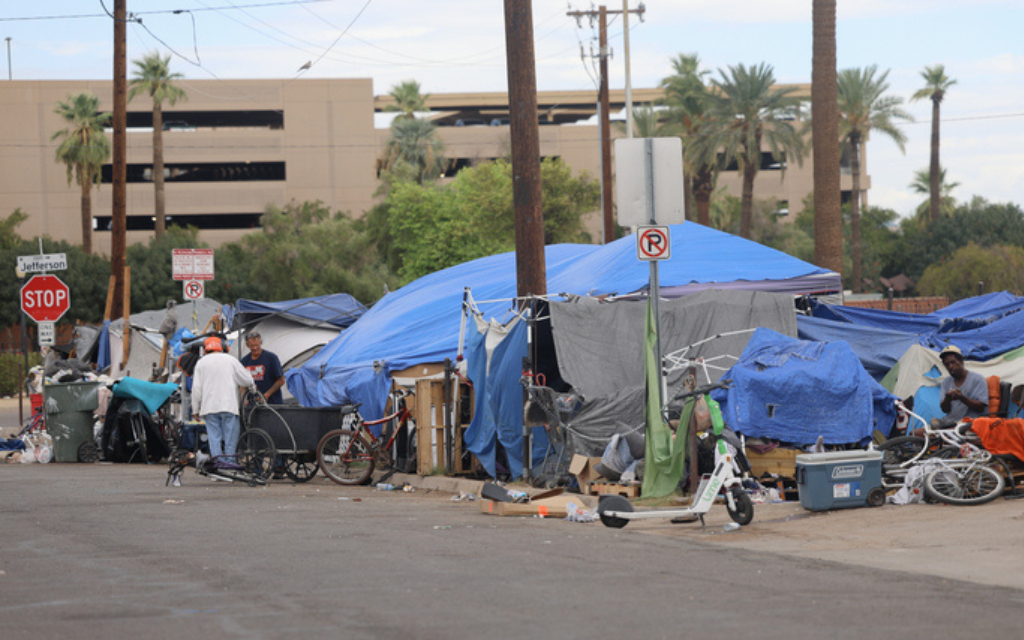 The homeless camp on W. Jefferson Street and S. 11th Avenue in Phoenix from Sept. 12, 2023. (Photo by Sam Volante/Cronkite News)