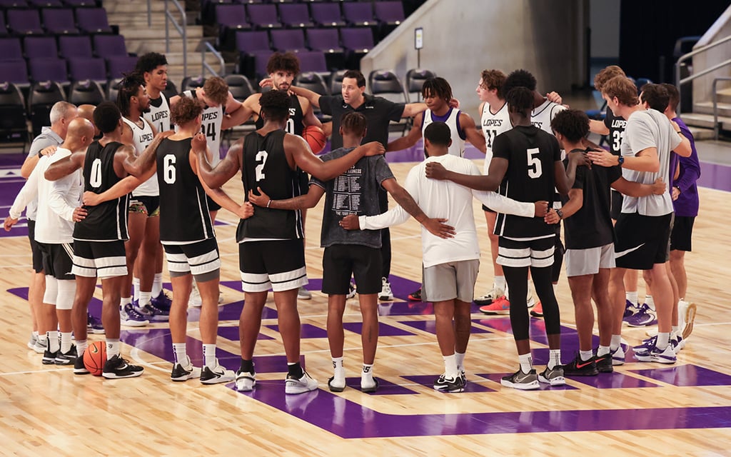 GCU men's basketball embraces a new identity as the team sets its sights on a challenging 2023-24 season with one goal: reaching the 2024 Men's Final Four in Phoenix. (Photo by Griffin Greenberg/Cronkite News)