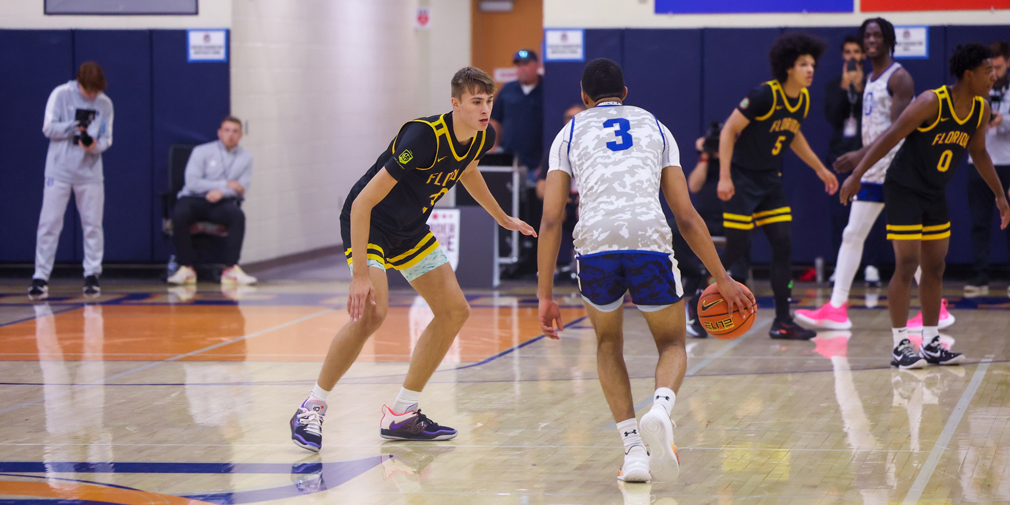 Florida Eagles forward Cooper Flagg guards a fellow five-star recruit, Bishop O’Connell’s Bryson Tucker, in their first round matchup at the Top Flight Invite at Border League at Bishop Gorman High School in Las Vegas on Oct. 13. (Photo by Griffin Greenberg/Cronkite News)

