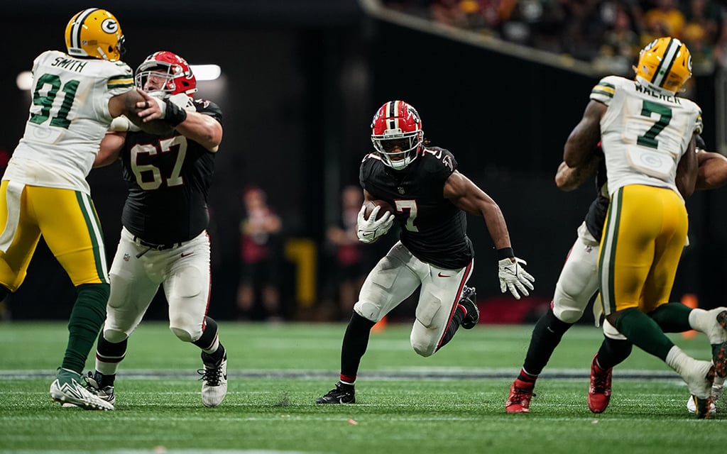 Bijan Robinson's rookie season with the Atlanta Falcons has been nothing short of impressive, with 517 rushing yards on 103 carries and one touchdown. (Photo courtesy of Atlanta Falcons)