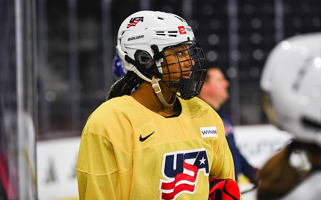 Laila Edwards seeks to become the first Black player to suit up for a Team USA women’s hockey game, inspiring the next generation while overcoming obstacles in a sport that still lacks diversity. (Photo by Mia Jones/Cronkite News)