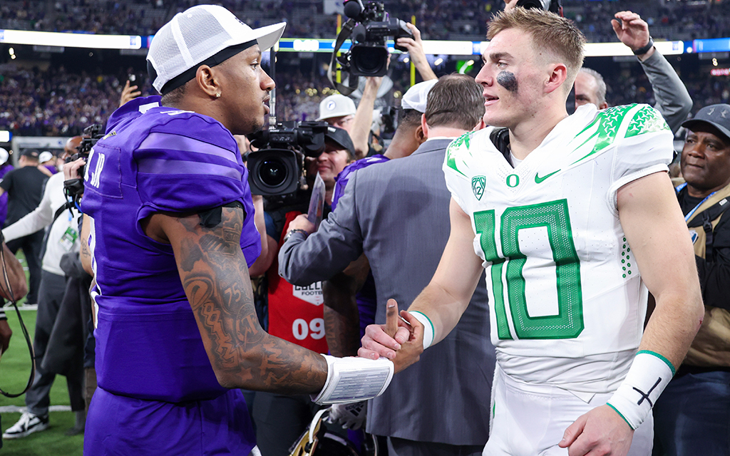 In an epic conference championship at Allegiant Stadium, Pac-12 football bid farewell after 107 years of fierce rivalries, thrilling moments and a historic clash between founding members Oregon and Washington. (Photo by Ian Maule/Getty Images)