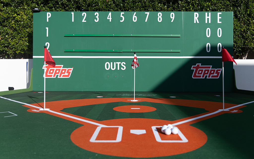Topps Spot sets up a variety of activities for MLB players to participate in, including a putting green designed like a baseball field. (Photo by Joe Eigo/Cronkite News)