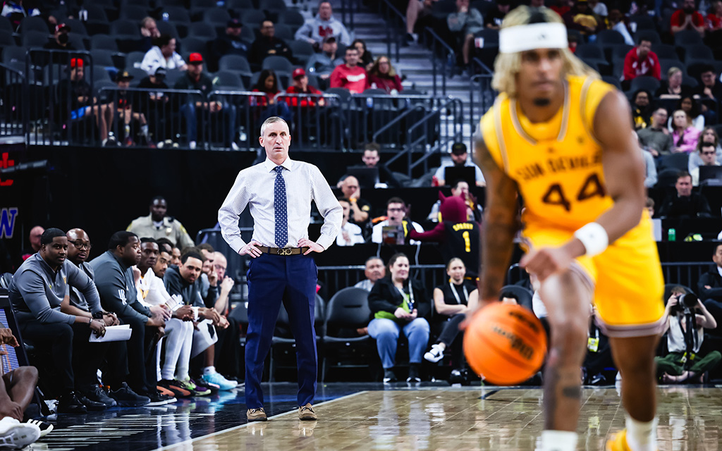 Arizona State head coach Bobby Hurley evaluates his teams offense in a first-round matchup against Utah in the 2024 Pac-12 Tournament at T-Mobile Arena in Las Vegas, Nevada. (Photo by Dominic Contini/Cronkite News)