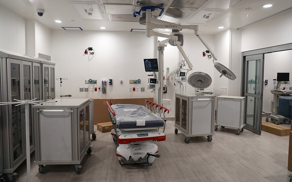 The interior of a Level 1 trauma center room in the new Valleywise Health medical center on April 3. (Photo by Jack Orleans/Cronkite News)