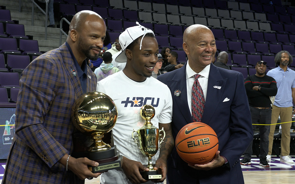 Bethune-Cookman's Dhashon Dyson, center, was named MVP after scoring 19 points at the third annual HBCU All-Star Game in Phoenix. (Screen grab courtesy of Cameron Palmer/Cronkite News)