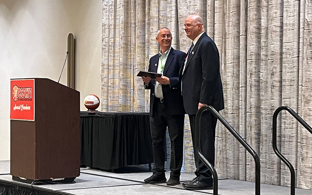Doug Tammaro, Arizona State’s senior associate athletic director for media relations, was honored the U.S. Basketball Writers Association Monday for his work in assisting media. (Cronkite News photo)