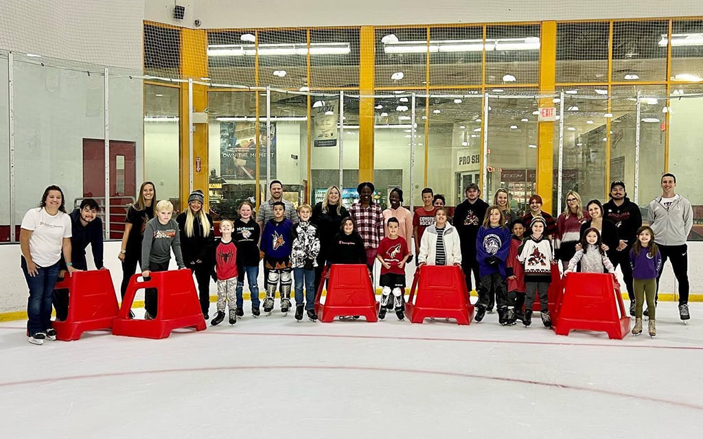 Families with autistic children gathered at a collaborative event put on by the Autism Society of Greater Phoenix and the Arizona Coyotes Foundation in July 2022. (Photo courtesy of Olivia Fryer)
