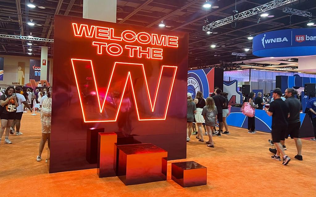 Fans flock to the Phoenix Convention Center for WNBA Live, kicking off the 2024 All-Star Weekend with interactive experiences and star-studded meet-and-greets. (Photo by Mateo Arenas/Cronkite News)