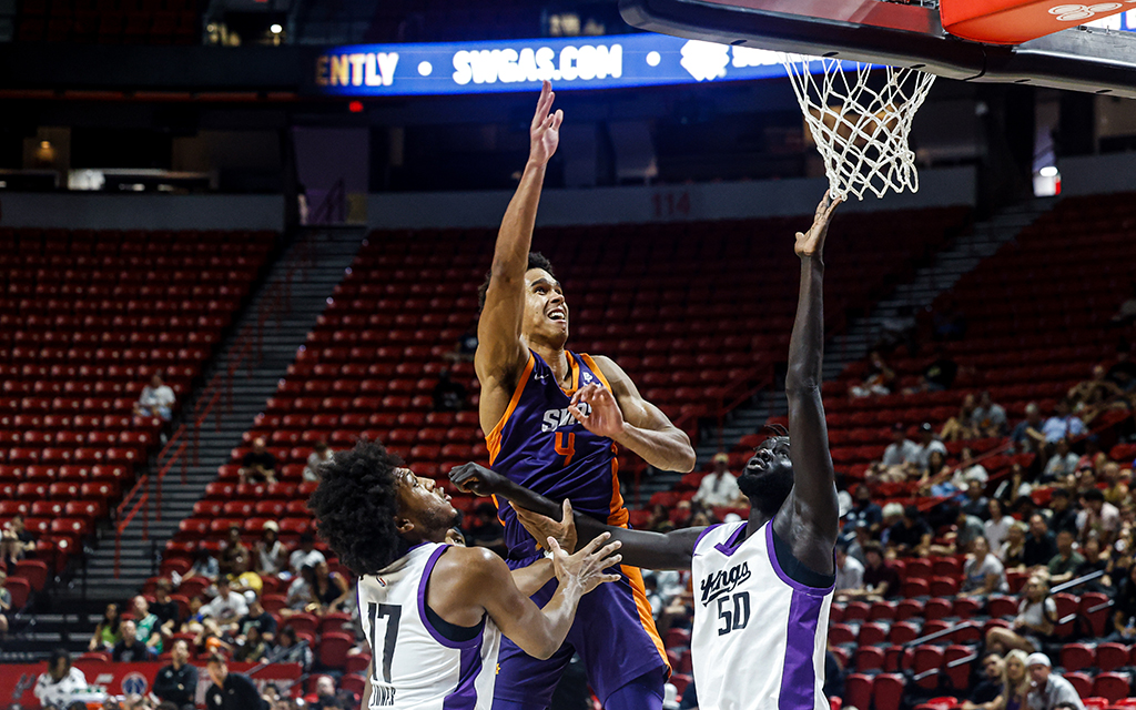 Oso Ighodaro and the Phoenix Suns finish the NBA 2K25 Summer League in Las Vegas with a 2-3 record. (Photo by Shirell Washington/Cronkite News)