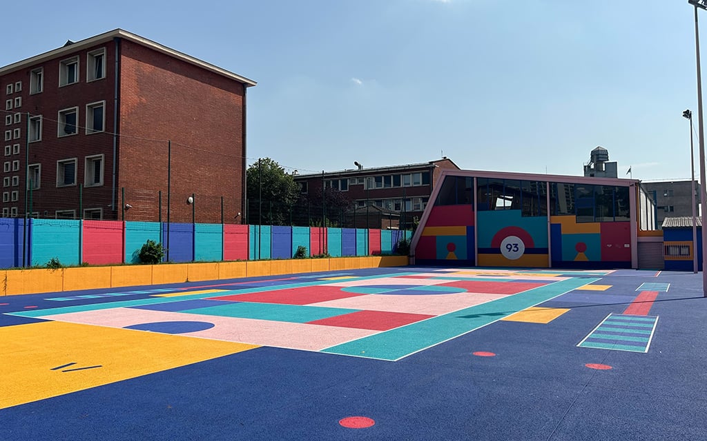 The newly constructed multi-sports court near the Féte le Mur building in the La Courneuve neighborhood near Paris benefits impoverished youth. When the court was first opened, it was visited by tennis legend Roger Federer. (Photo by Zach Bradshaw/Special for Cronkite News)