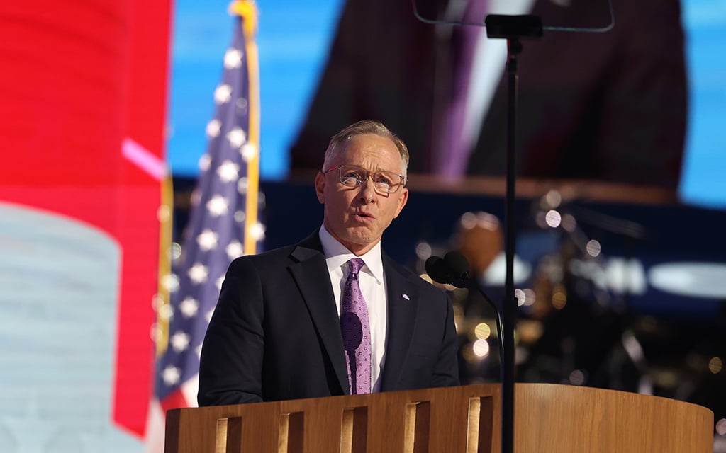 Mesa Mayor John Giles, co-chair of the Arizona chapter of Republicans for Harris, addresses the Democratic National Convention at the United Center in Chicago on Aug. 20, 2024. (Photo by Kelechukwu Iruoma/Cronkite News)