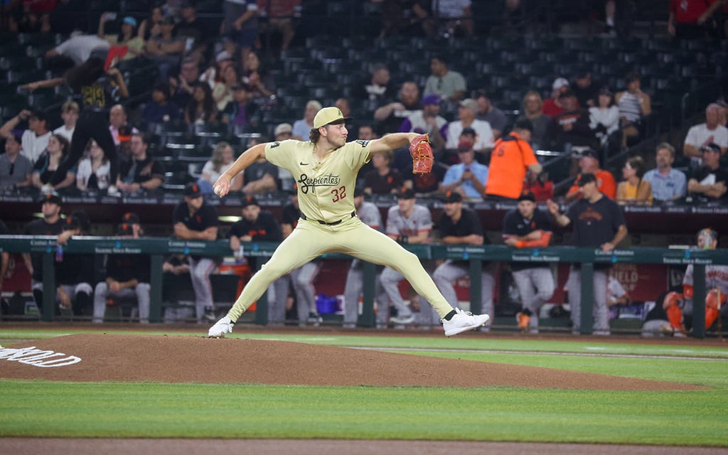 Arizona Diamondbacks win season finale, waiting to learn playoff fate