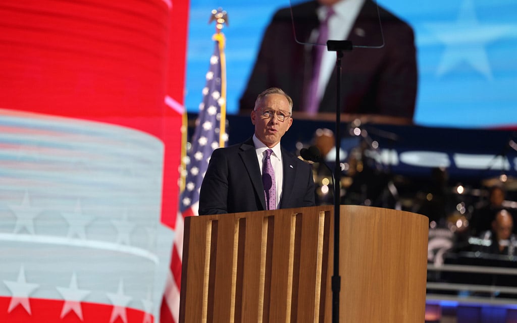 Mesa Mayor John Giles, co-chair of the Arizona chapter of Republicans for Harris, addresses the Democratic National Convention at the United Center in Chicago on Aug. 20, 2024. (Photo by Kelechukwu Iruoma/Cronkite News)