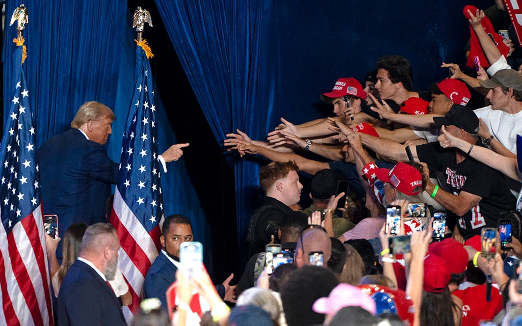 Donald Trump focuses on immigration at Tempe campaign rally just 12 days before election