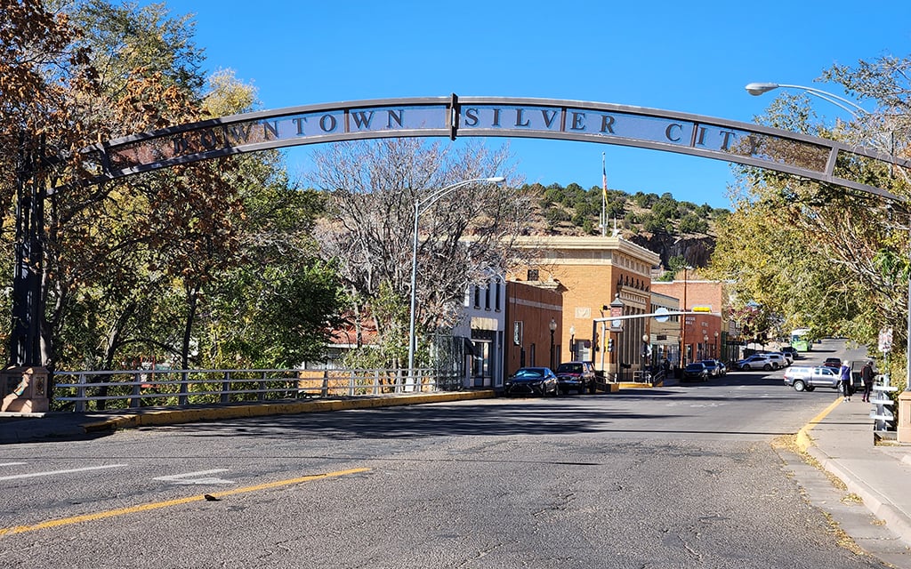 Rural New Mexico, Arizona residents oppose Air Force training flight expansion over health risks